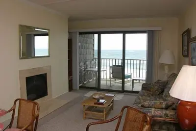 Image de Breathtaking views from 3rd floor condo!