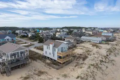 Image de Oceanfront Pet Friendly Nags Head Home