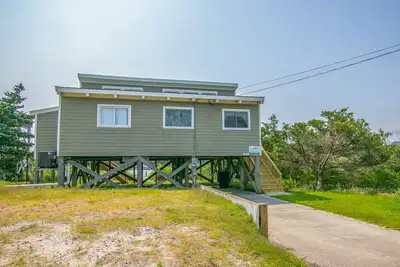 Image de Saucy Lido is the perfect home for smaller families to experience the beauty of Hatteras Island.