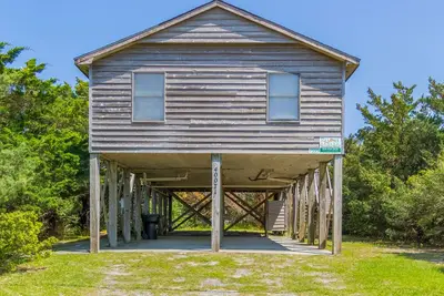Image de This oceanside Outer Banks home is sure to please!