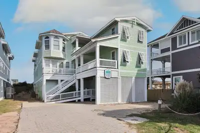 Image de The Stars | Oceanfront | Nags Head | Sleeps 26