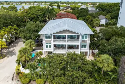 Image de Private Pool & Beach Access, 2-car Garage, Beach toys & Smart TVs