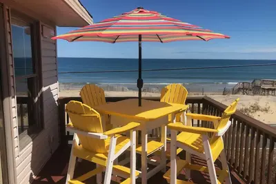 Image de 2 Bedroom newly remodeled and newly furnished end unit with Panoramic Ocean Views