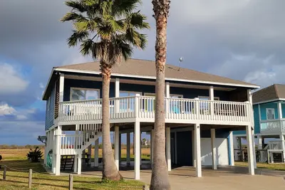Image de Stylish 3-bedroom - Blue Oasis Beach House - short walk to beach - New fridge