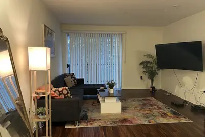Image de Beautiful Condo in Noho Art District