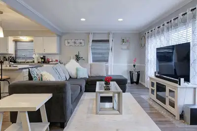 Image de Beautiful Wauwatosa Brick Ranch Located in the Center of Milwaukee