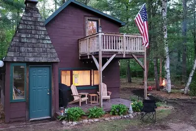 Image de Book your summer cabin now! Between 2 Great Lakes outside of Hayward!
