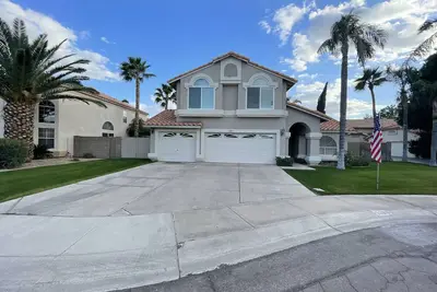 Image de Home with Pool in Val Vista Lakes, Also a Hot Tub, Near Phx Airport