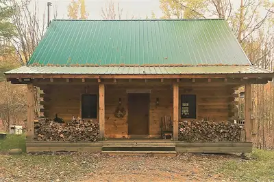 Image de Peaceful Cabin in the Woods