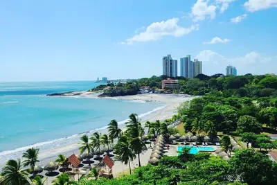 Image de Lovely condo with beach, mountain and pool view.