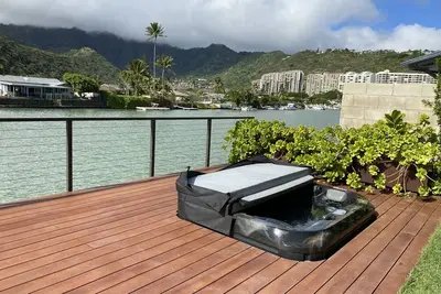 Upscale Mariana Front House - waterfront jacuzzi. - $12, 000\/mt