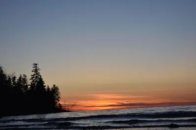 Image de Private and secluded lakefront 15 Minutes From Mackinaw City