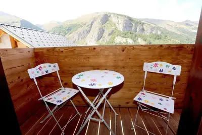 Image de 200m des commerces, 2ème étage, balcon, casier à ski, 84m², Valloire