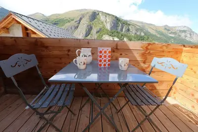 Image de 200m des commerces, 2ème étage, balcon, casier à ski, 81m², Valloire