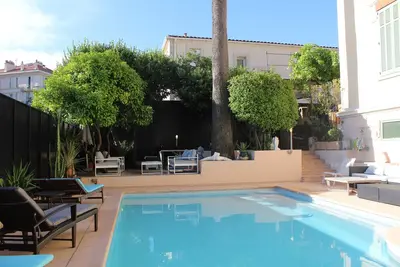 Image de Villa Cannes center 10 bed heated pool jacuzzi 20 pers classe 3*