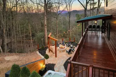 Image de Beautiful Views ~ Hot Tub & Fire Pit Entertainment Area ~ Game Room