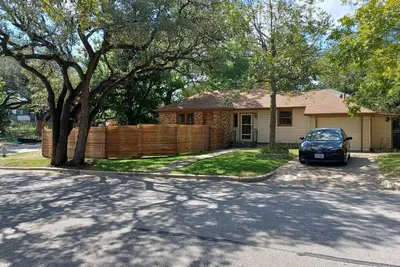 Image de Travis Heights Bungalow