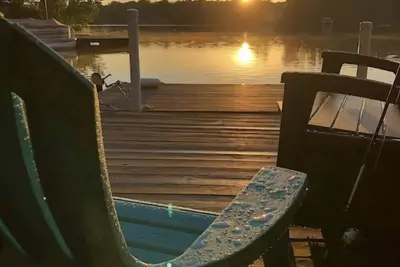 Image de Premier, Peaceful Waterfront Location! Big, clear water views! Fire table!