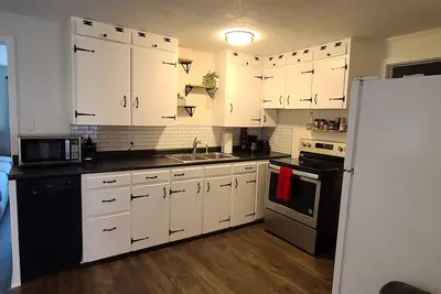 Image de Spacious Home is quiet neighborhood