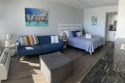 Image de Family friendly studio with sound, beach, and pool access
