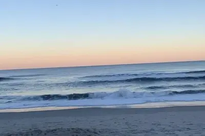 Image de Your Seaside Escape just 2 blocks from beach