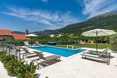 Image de Superbe maison Ă Kastel Luksic
