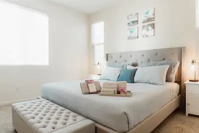 Image de Luxe 3b2b Townhouse in upscale Natomas