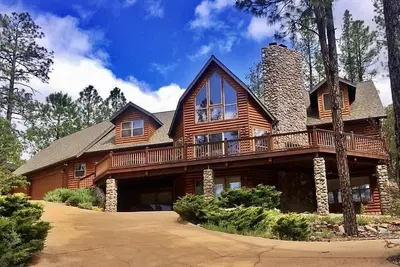 Image de Luxury Cabin Living - Tall Forest Pines Just 1. 5 hrs from Scottsdale