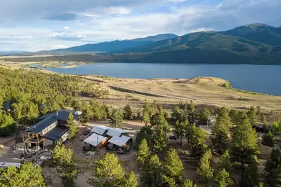 Image de Cabin Compound | Lake + Alpine Lookout | Fast Wifi