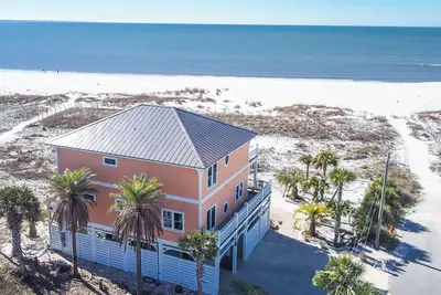 Image de Our Mermaid's Tale: Sleeps 10, Amazing Views, Unique Interior, Beachfront!