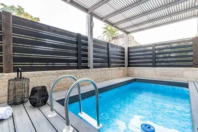 Image de Deluxe 4br Garden\/Pool\/Parking In City Center