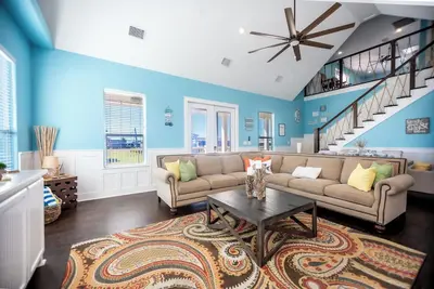 Image de Steps to the Beach - Bbq + Backyard