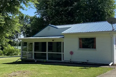 Image de 2 Minutes to Rough River Lake, Boat Ramp, Nick's Boat Dock, Campground, & Beach!