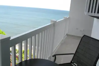 Image de Beachfront apartment with beautiful sea views