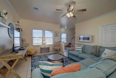 Image de Sunset Harbor, Tx🌅 bay front condo, beach, pool, pets ok