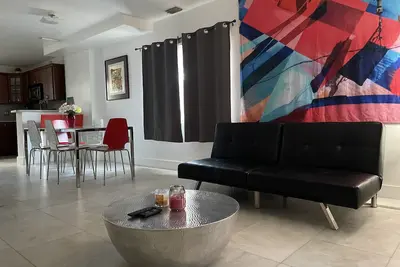 Image de Heart of Wynwood Big 2bd/2Bth + free parking