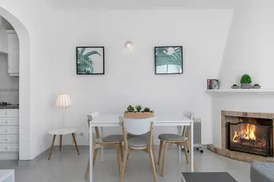 In the heart of Praia da Luz, comfortable villa with Wifi, Tv, bbq