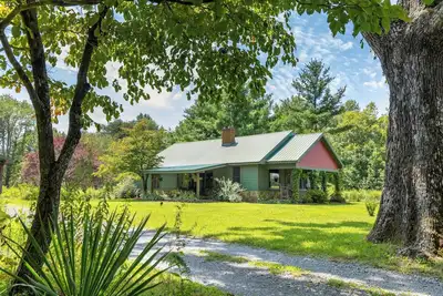 Image de Cabin on the Crook: private, pet friendly residence alongside a nature preserve
