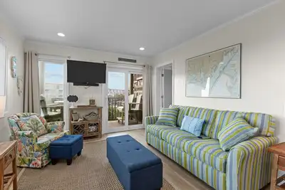 Image de Beautifully remodeled oceanfront condo with lovely views, pool access & W/D