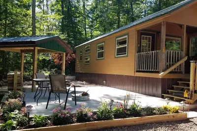 Image de Petoskey - Quaint Cabin in a secluded wooded setting.