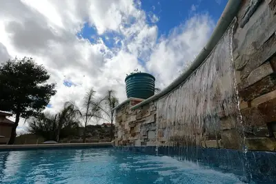 Image de Spectacular Foothills Smart Oasis w/Private Pool