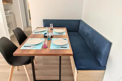 Image de Fully equipped apartment with ocean view, ideal for working and long stays.