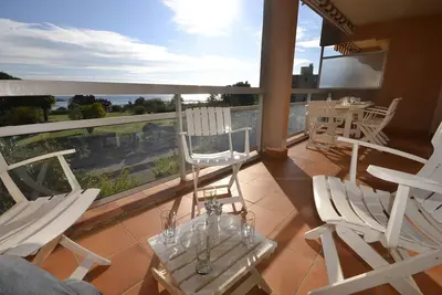 Image de Appartement 3 Pieces A Bormes Les Mimosas Les Pieds Dans L’Eau!