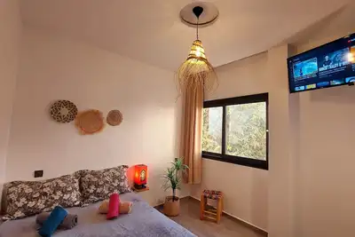 Image de Studio room, entrée et Sdb privées, plage 5 minutes à pied.