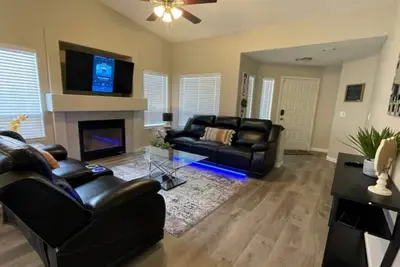 Image de Vegas Vacation Home. . . Close to The Strip