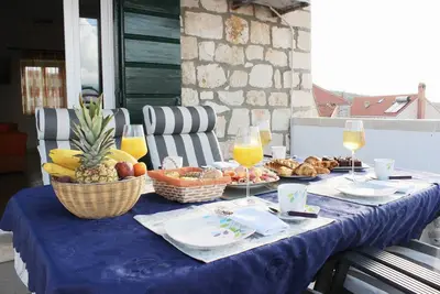 Image de Appartements Ruža vjetrova (34541-A1) - Postira - île de Brac