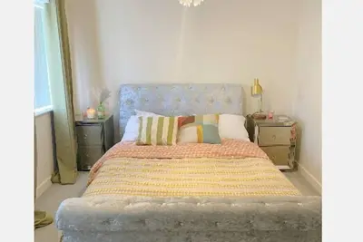 Image de 2 bed close to leeds city new built free parking