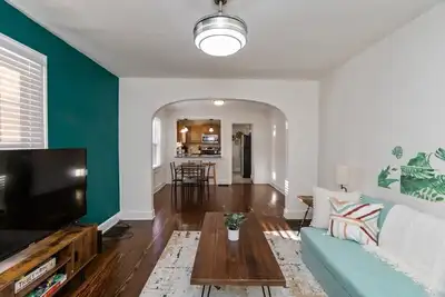Image de Bright & Cheerful 2 bedroom in Broad Ripple! 🌞🤩