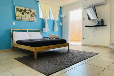 Image de Caracoles #1 Apartment 7 Min to Airport & Free Wi-Fi