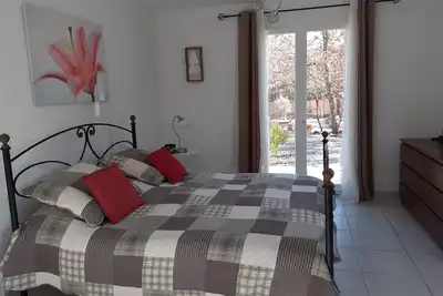 Image de Bed And Breakfast In Authentic Mas With Swimming Pool In Provence